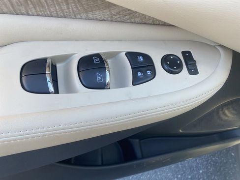 Used 2024 Nissan Murano SL image 11