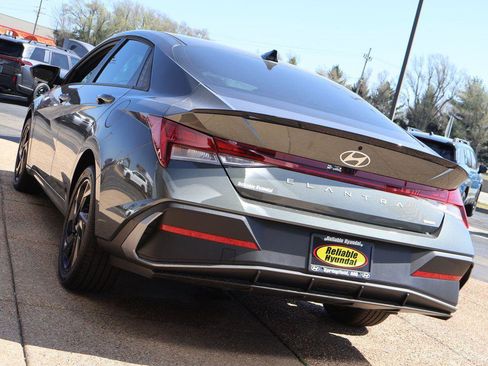 New 2026 Hyundai Elantra Sport image 4