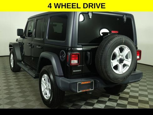 Used 2022 Jeep Wrangler Unlimited Sport AWD/4WD image 4