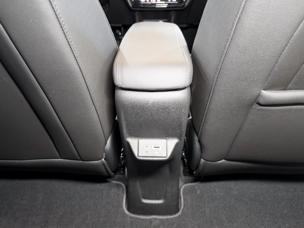 Used 2023 Chevrolet Bolt EUV LT w/ Convenience Package FWD image 20