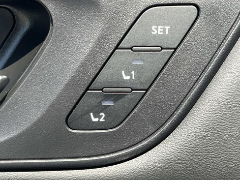 Used 2023 Nissan Rogue SL image 22