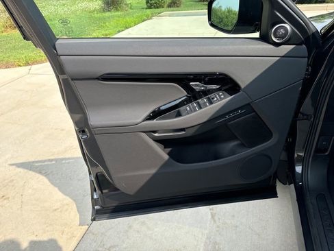 New 2025 Land Rover Range Rover Evoque S image 11