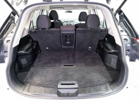 Used 2018 Nissan Rogue SV AWD/4WD image 25