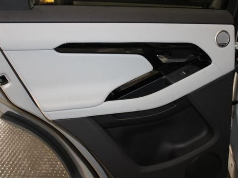 Used 2024 Land Rover Range Rover Evoque Dynamic SE AWD/4WD image 27