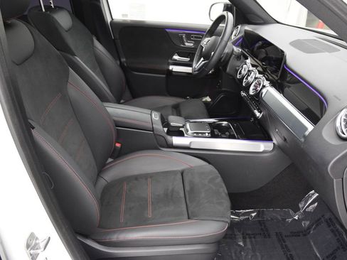 Used 2023 Mercedes-Benz GLB 250 image 16