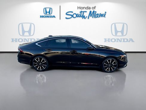 Certified 2023 Honda Accord Touring image 8