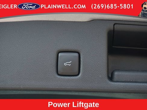Used 2024 Ford Escape ST-Line w/ Tech Pack #1 AWD/4WD image 11