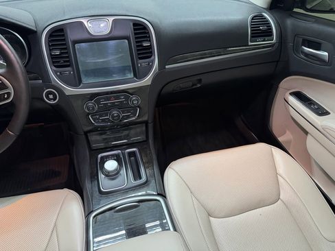 Used 2017 Chrysler 300 C w/ Safetytec Plus Group RWD image 32