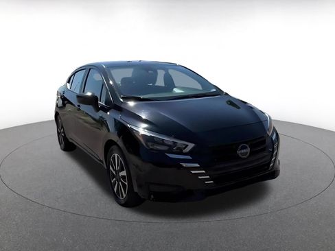 Used 2025 Nissan Versa SV FWD image 3