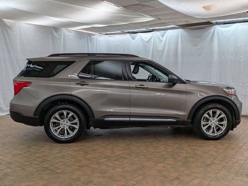 Certified 2021 Ford Explorer XLT w/ Equipment Group 202A AWD/4WD image 8