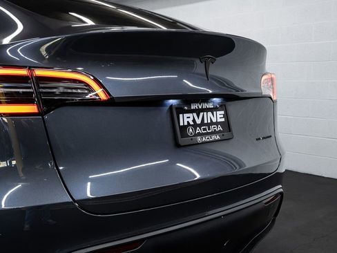 Used 2023 Tesla Model Y Long Range image 16