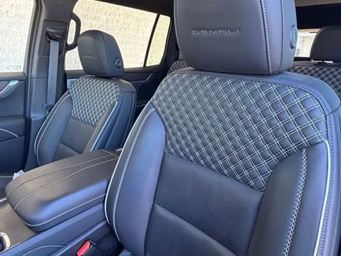 Used 2024 GMC Acadia Denali w/ Super Cruise Package image 2