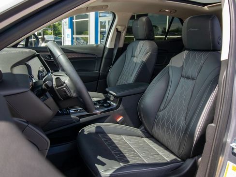 Used 2022 Buick Envision Avenir w/ Safety Package FWD image 7