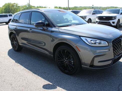 Used 2025 Lincoln Corsair Grand Touring w/ Equipment Group 302A AWD/4WD image 4