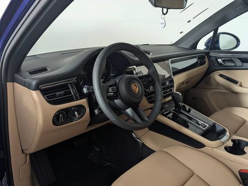 New 2026 Porsche Macan AWD/4WD image 4