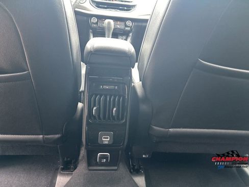 Used 2025 Jeep Compass Limited image 13