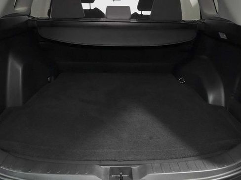 Used 2021 Toyota RAV4 XLE Premium image 8