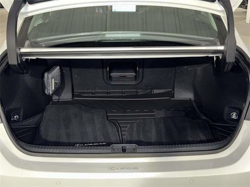 Used 2025 Lexus ES 350 Luxury w/ Technology Package image 17