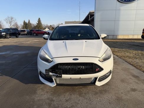 Used 2018 Ford Focus ST image 2