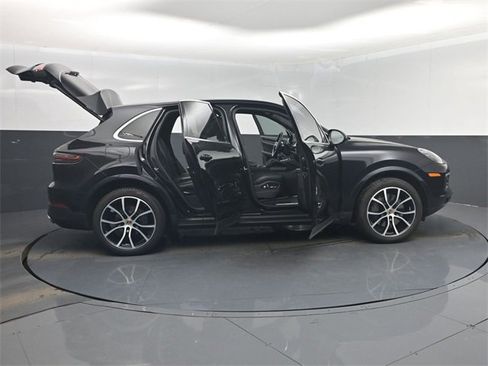 Used 2020 Porsche Cayenne S image 68