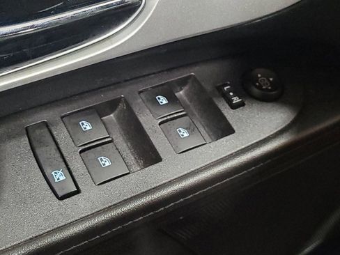 Used 2016 Chevrolet Equinox LTZ w/ Enhanced Convenience Package image 27