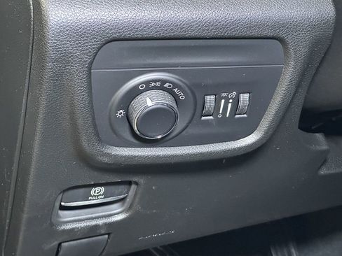 New 2025 Jeep Grand Cherokee Laredo image 19