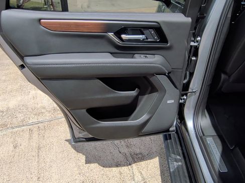 New 2026 GMC Yukon Denali w/ Sun & Power Step Package image 34