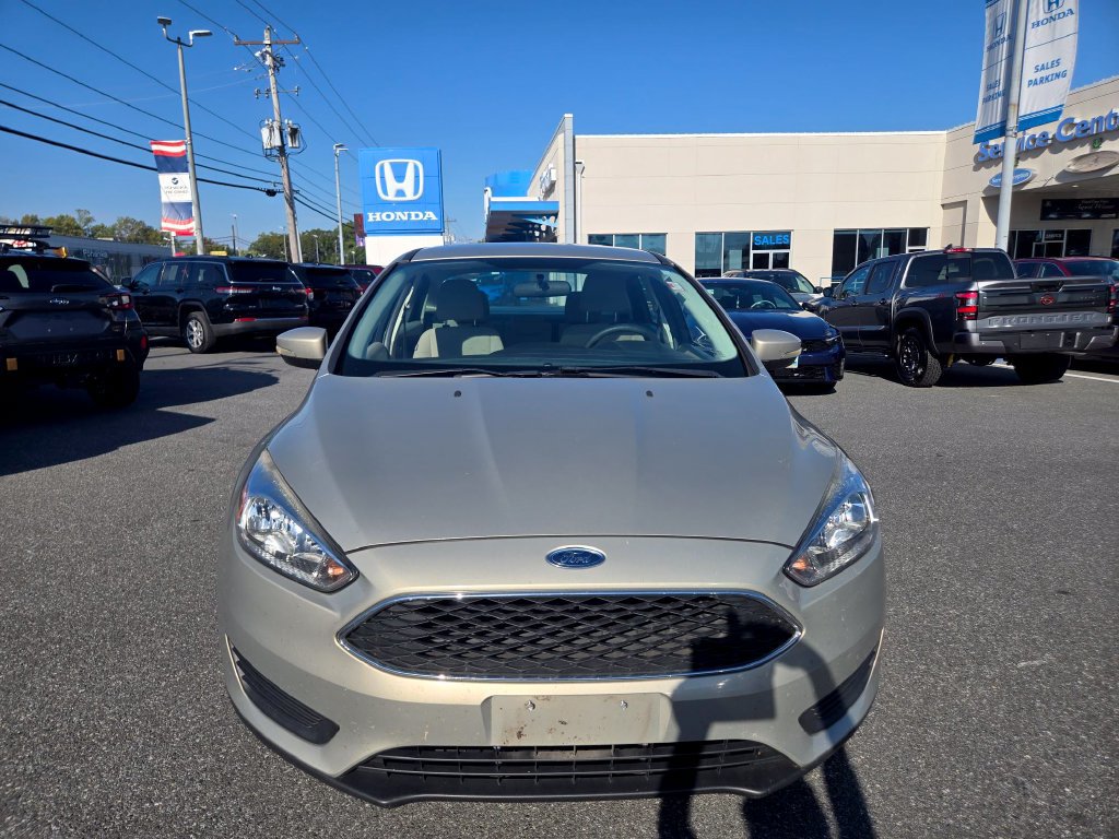 Used 2016 Ford Focus SE FWD image 2