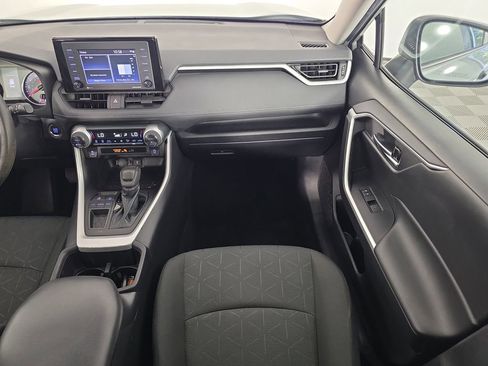 Used 2022 Toyota RAV4 XLE FWD image 16