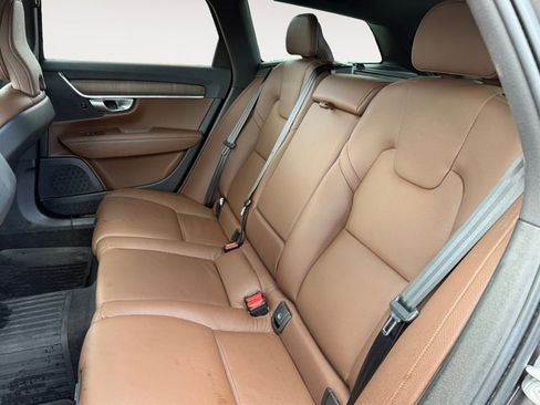 Used 2024 Volvo V90 B6 Cross Country Plus w/ Protection Package Premier image 15