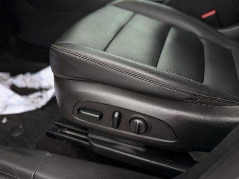 Used 2021 Chevrolet TrailBlazer ACTIV w/ Technology Package image 15