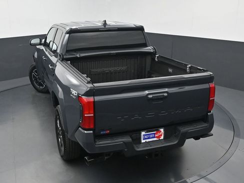 Used 2024 Toyota Tacoma TRD Sport AWD/4WD image 33