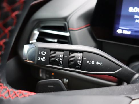 Used 2024 Chevrolet Traverse RS FWD image 24