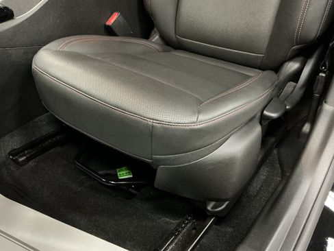Certified 2024 Chevrolet Trax RS FWD image 19