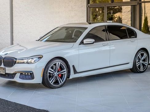 Used 2017 BMW 740i RWD image 6