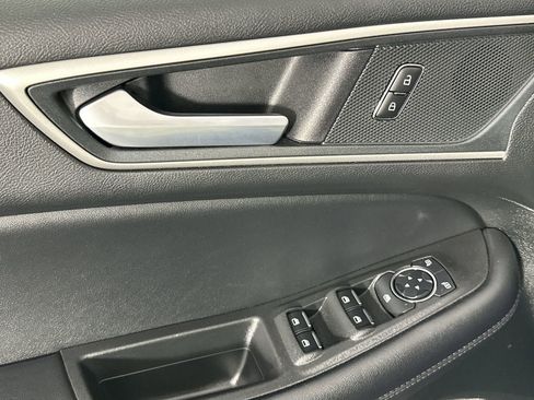 Used 2024 Ford Edge SEL w/ Convenience Package image 17