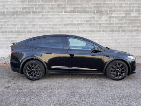 Used 2023 Tesla Model X Plaid image 11