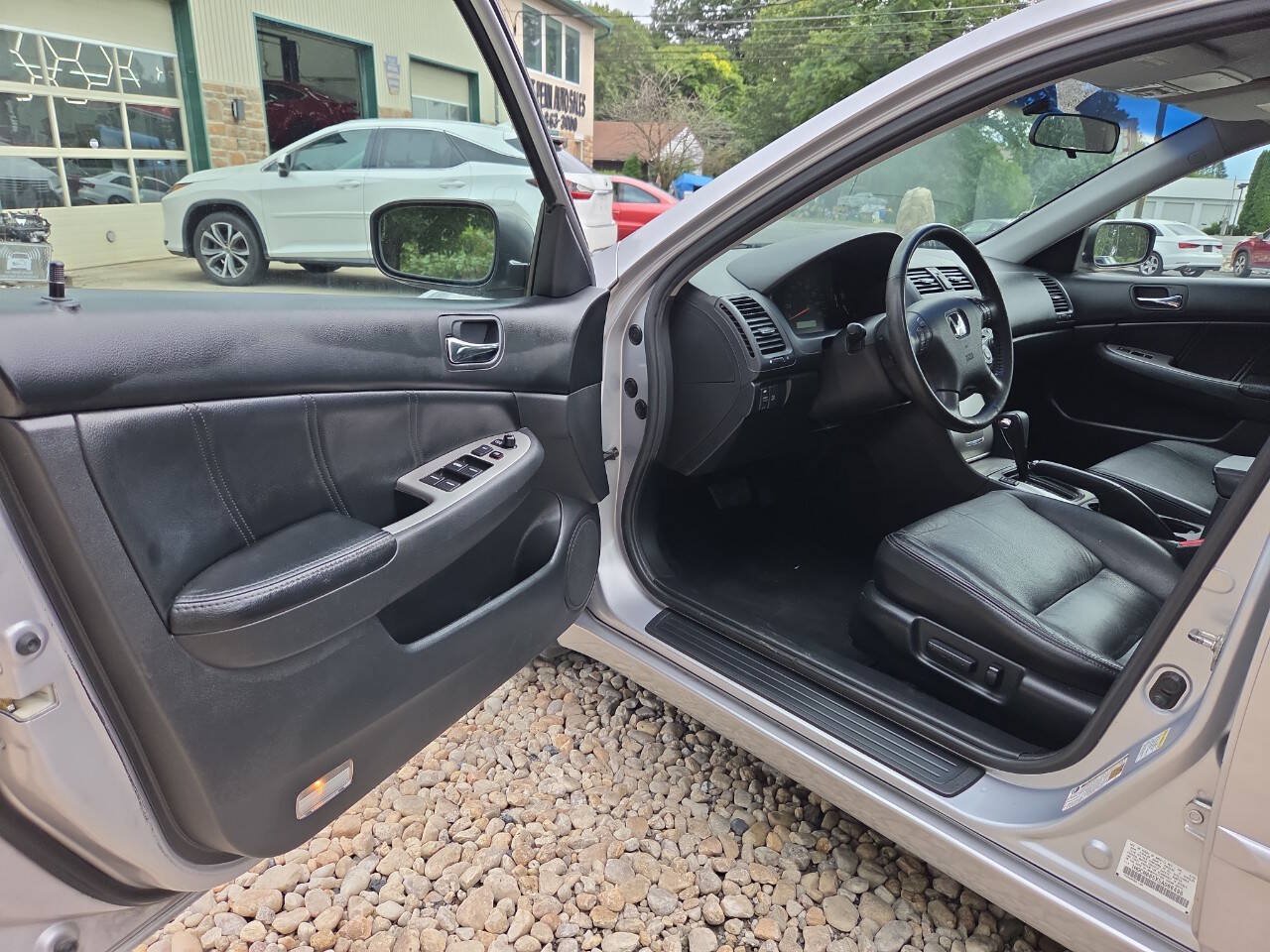 Used 2005 Honda Accord EX image 14