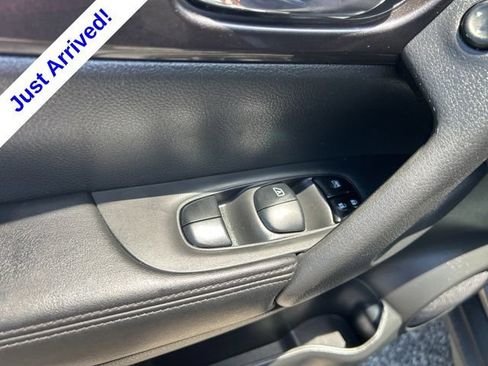 Used 2018 Nissan Rogue S FWD image 13