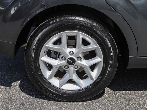 Used 2025 Kia Soul LX FWD image 13