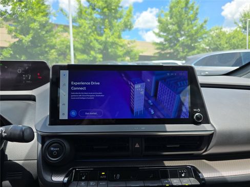 Used 2023 Toyota Prius XLE FWD image 26