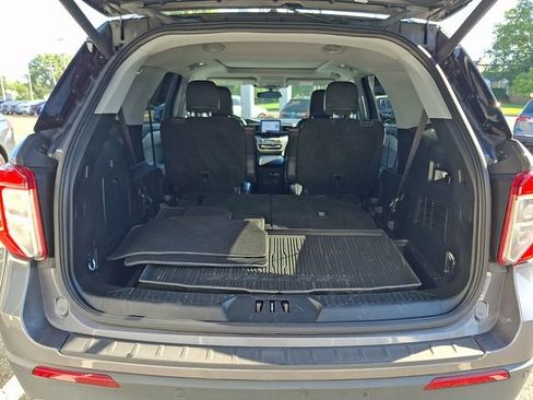 Used 2023 Ford Explorer XLT w/ Equipment Group 202A AWD/4WD image 29