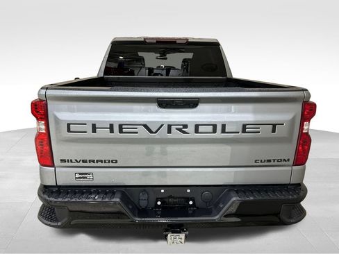 Used 2024 Chevrolet Silverado 1500 Custom Trail Boss w/ Dark Appearance Package AWD/4WD image 4