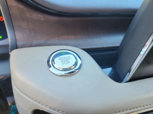 Used 2021 Lincoln Aviator Grand Touring w/ Equipment Group 301A AWD/4WD image 32