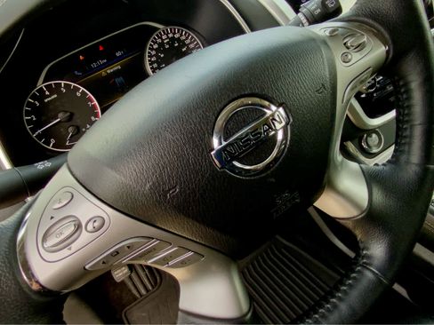 Used 2018 Nissan Murano SV image 39