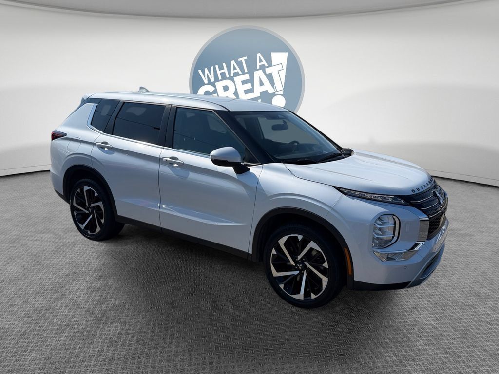 Used 2024 Mitsubishi Outlander SE AWD/4WD image 1