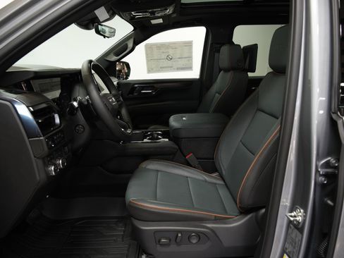 New 2026 GMC Yukon XL AT4 w/ AT4 Premium Plus Package AWD/4WD image 33
