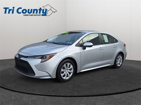 Certified 2022 Toyota Corolla LE image 3