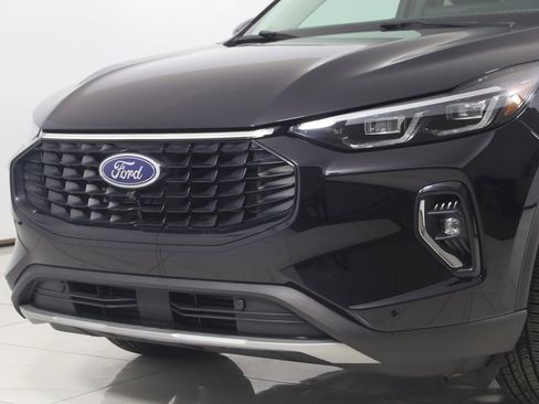 Used 2023 Ford Escape Platinum image 50