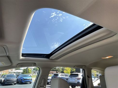 Used 2020 Honda CR-V Touring image 10